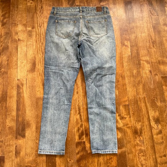 Life in Progress - High Waisted Distressed Jeans - Picture 5 of 9